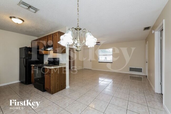 Building Photo - 398 Lake Daisy Dr