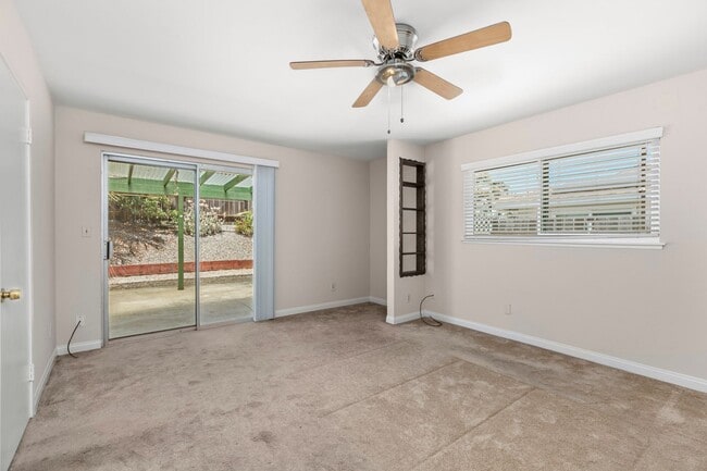Building Photo - One level single family home in Clairemont...