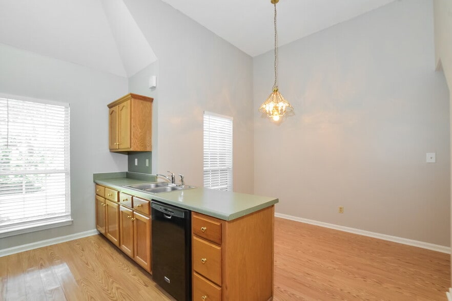 Building Photo - 2382 Bethany Dr