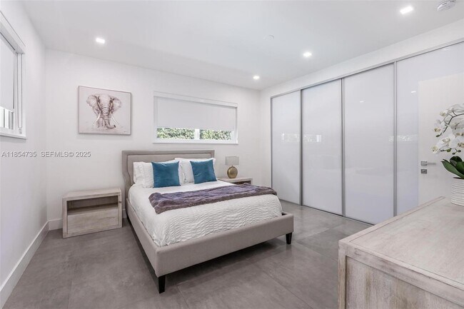 Building Photo - 1331 97th St