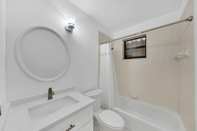 Building Photo - 4111 Coral Tree Cir