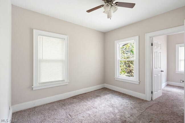Building Photo - 3423 Beechwood Ave