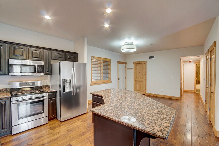 Building Photo - 5519 Lillehammer Ln