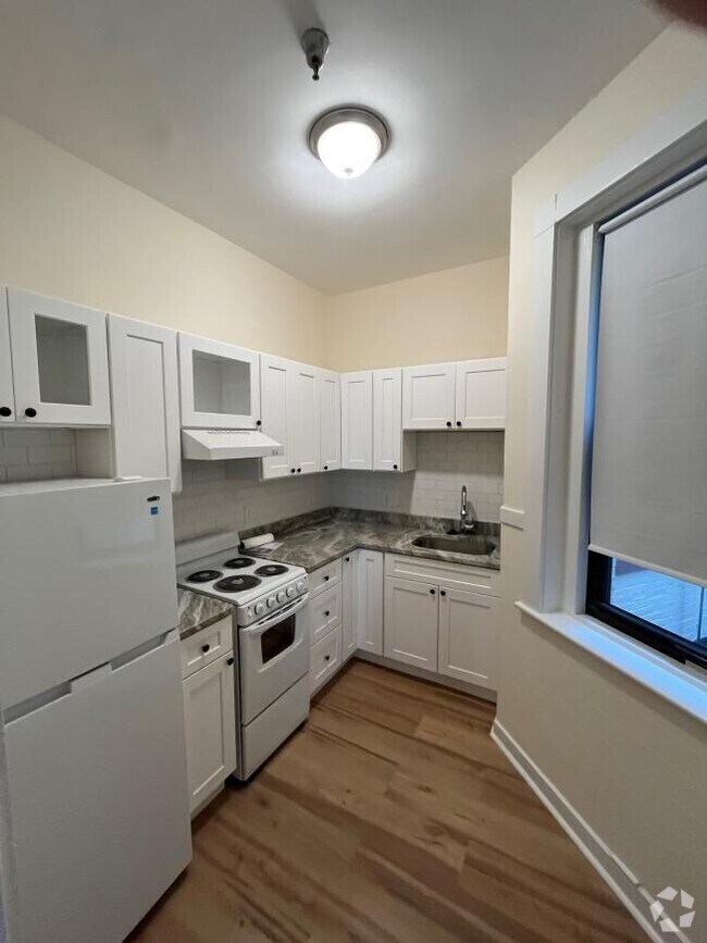 Building Photo - bedroom in Boston MA 02115
