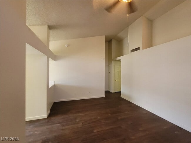 Building Photo - 372 Rushing Creek Ct