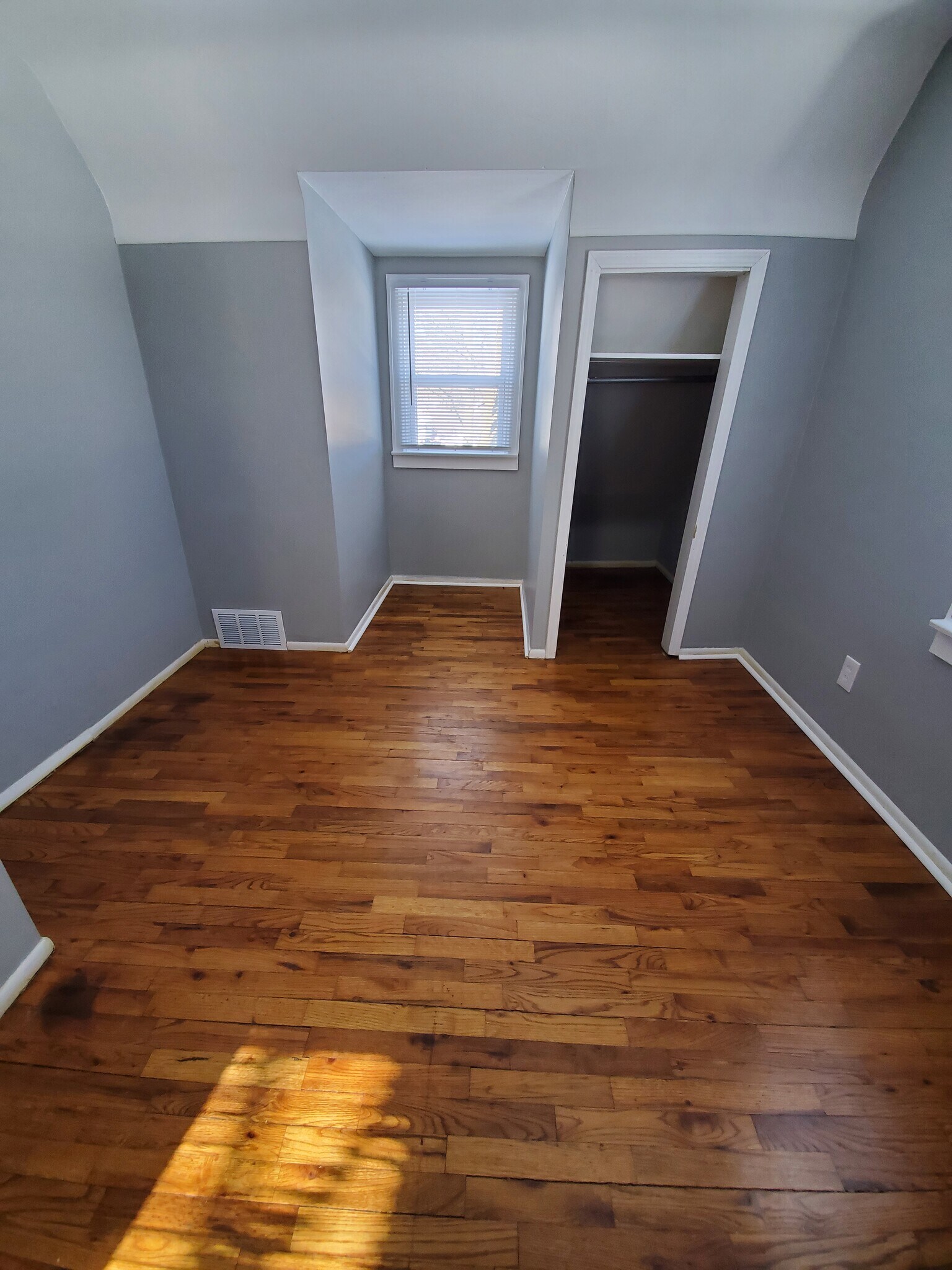 Upstairs Bedroom 3 - 3411 W Mott Ave
