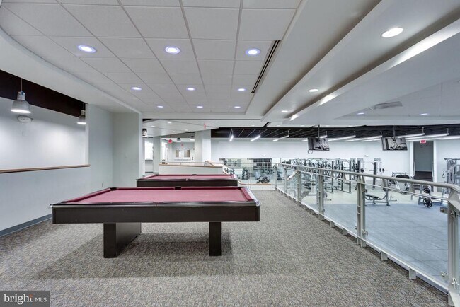 Building Photo - 1021 Arlington Blvd