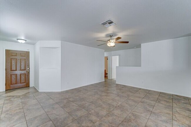 Building Photo - COMING SOON! Spacious 3 Bed 2 Bath home in the Estrella Neighborhood