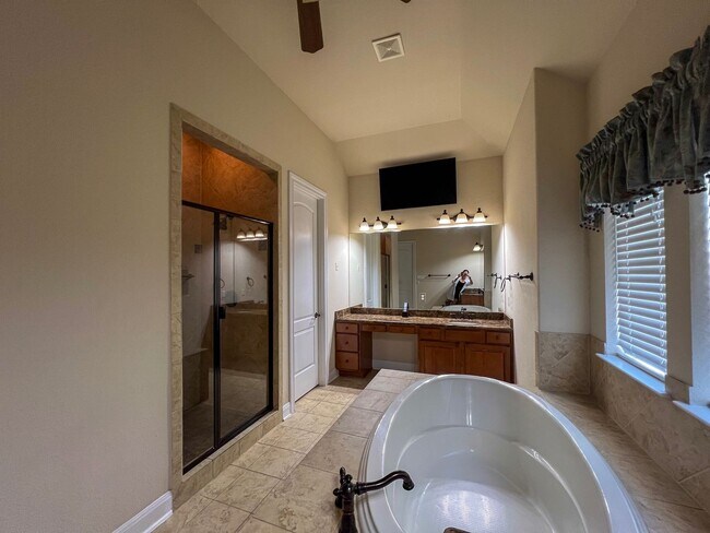 Building Photo - The Ridge at Alta Vista