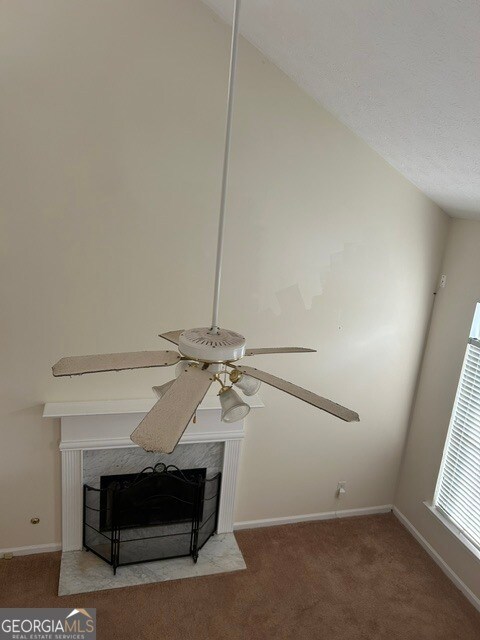 Building Photo - 9592 Lakeview Cir