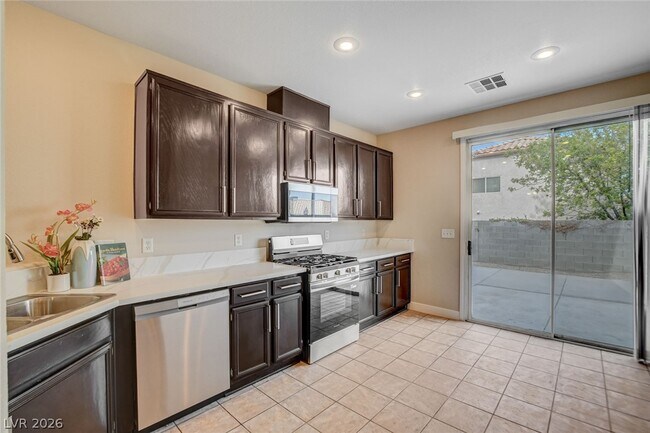Building Photo - 3962 Coyote Ridge Ct