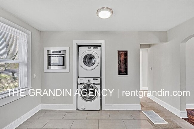 Building Photo - 3911 Michigan Ave NW