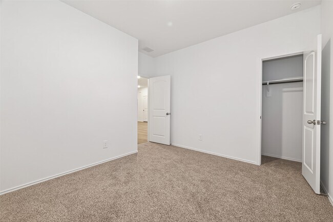 Building Photo - 27410 Oceanus Springs Dr