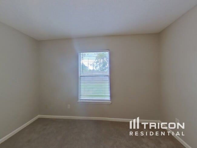 Building Photo - 3099 Wavering Ln