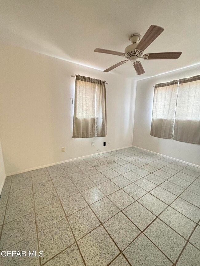 Building Photo - 10349 Shoshone St