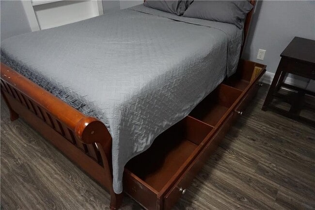 Building Photo - 177 W 5th St