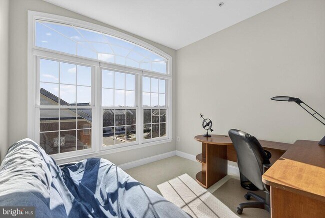 Building Photo - 43789 Water Bay Terrace