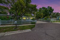 Building Photo - 4413 W Rogers Ave