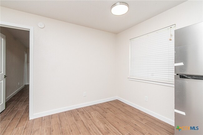 Building Photo - 304 Timber Ridge Dr