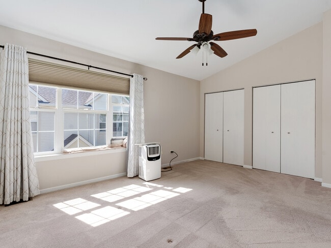 Building Photo - 2745 Canyon Dr