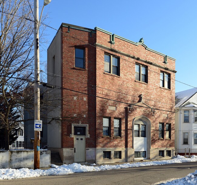 Building Photo - 112 Murray St