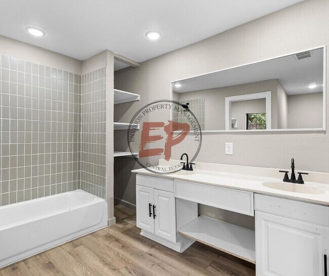 Building Photo - 507 Harbour Ave