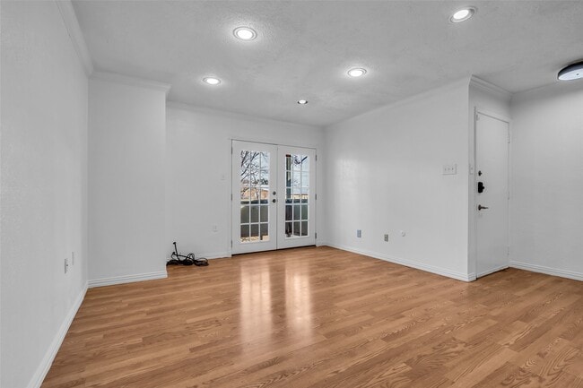 Building Photo - 2800 Jeanetta St