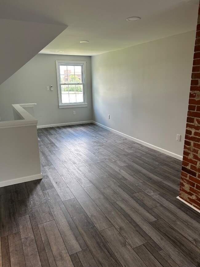 Building Photo - 1752 Parsons Ln