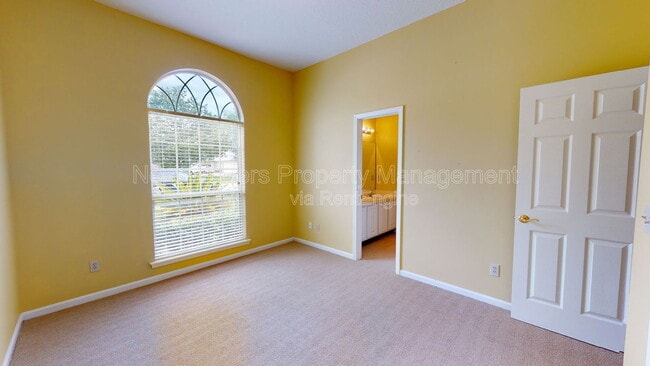 Building Photo - 11861 Lake Fern Dr