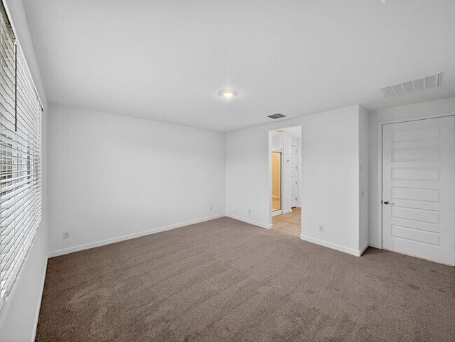 Building Photo - New Home at Wester Gardens! 4 Bedroom 3 Bathrooms!
