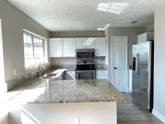 Building Photo - 16910 Quail Glen Dr