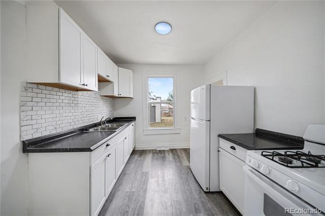 Building Photo - 1434 E Orman Ave