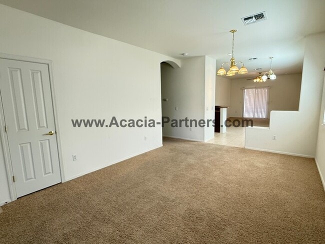 Building Photo - Three Bedroom  Home in Continental Reserves