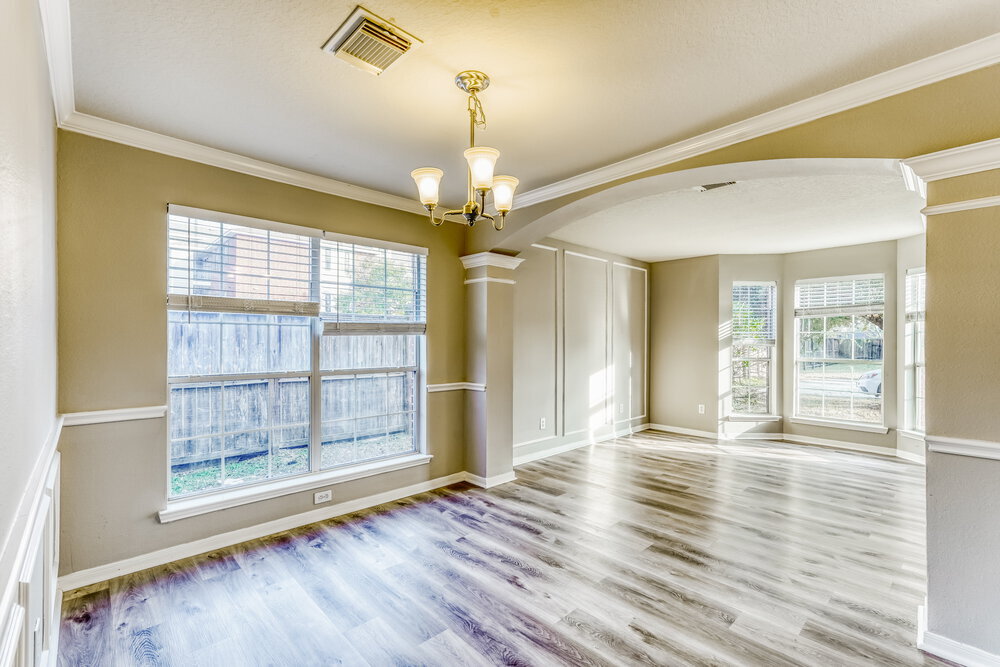 Building Photo - 519 Holly Crest Dr