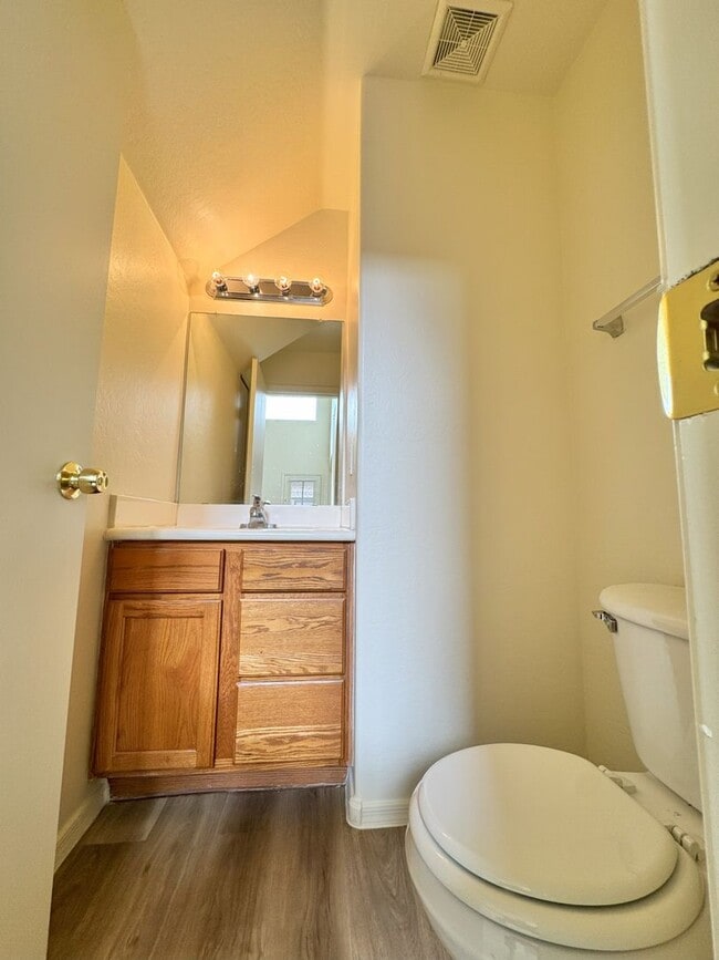 Building Photo - ASHLEY HEIGHTS 3 BEDROOM WITH HUGE BACKYARD