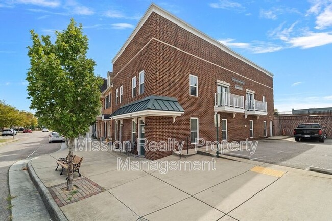 Building Photo - 11712 Chester Village Dr