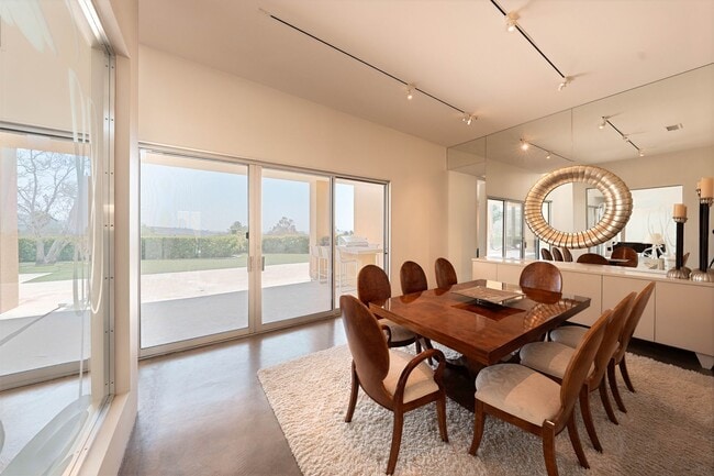 Building Photo - 10272 Overhill Dr