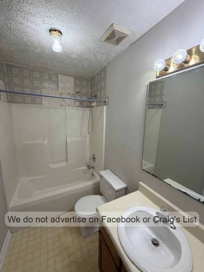 Building Photo - Glen Reilly- Shawcross Lane