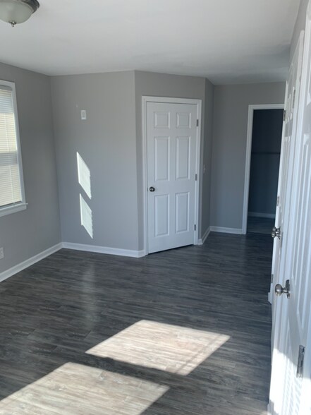 Building Photo - 317 Bonnaridge Dr