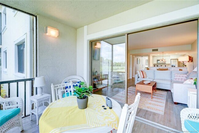 Building Photo - 5553 NE Gulfstream Way