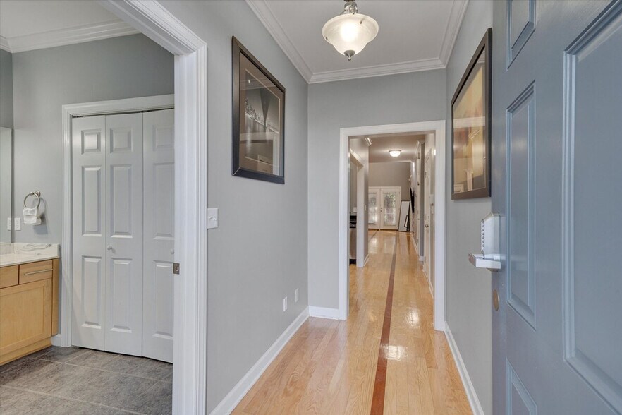 Building Photo - 942 Westland Ridge Rd