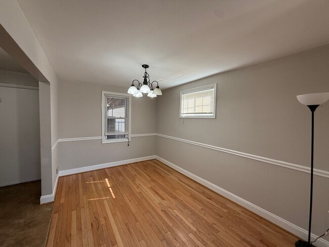 Building Photo - End Unit 3BR Townhome in Dundalk | Fresh Paint, Refinished Hardwood Floors, Fenced Yard, Off-Stre...