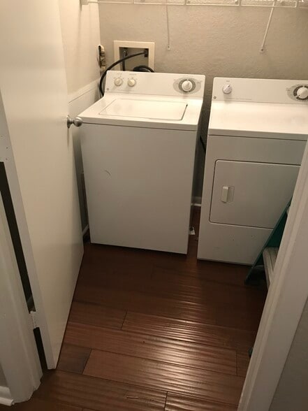 Building Photo - 520 S Armenia Ave