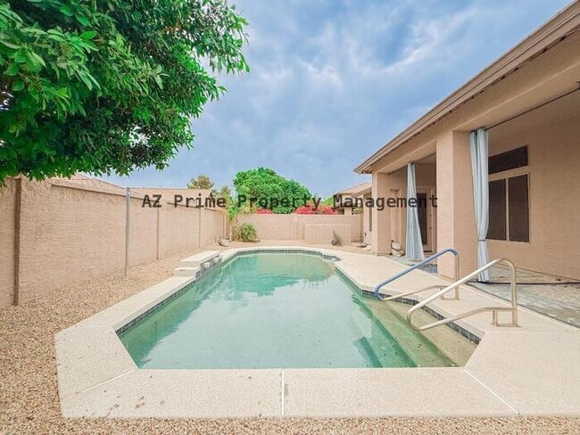 Building Photo - 890 N Bullmoose Dr