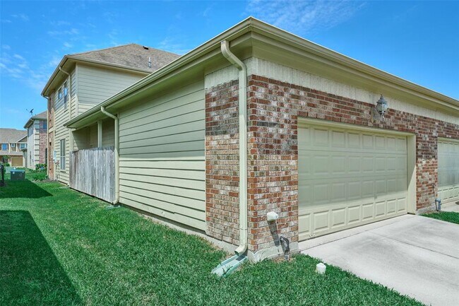 Building Photo - 2726 Misty Heath Ln