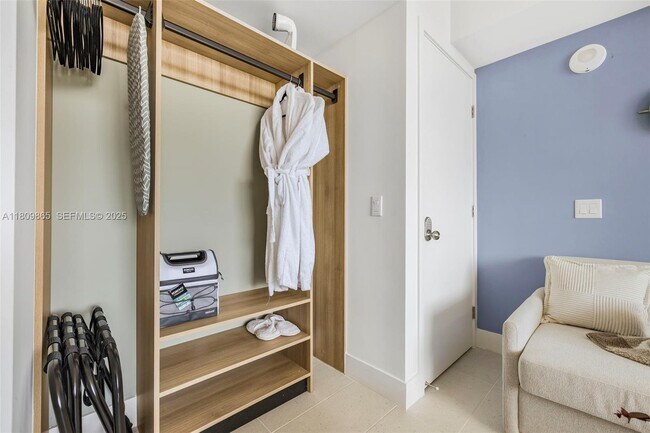 Building Photo - 159 NE 6th St