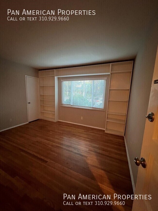 Building Photo - 335 S Los Robles Ave