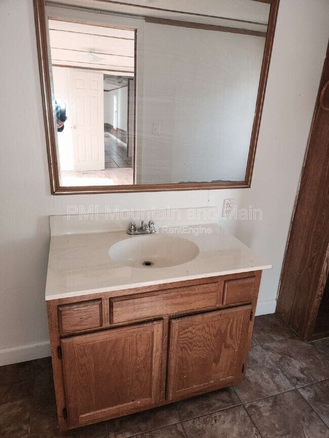 Building Photo - 36 Misty Mountain Way