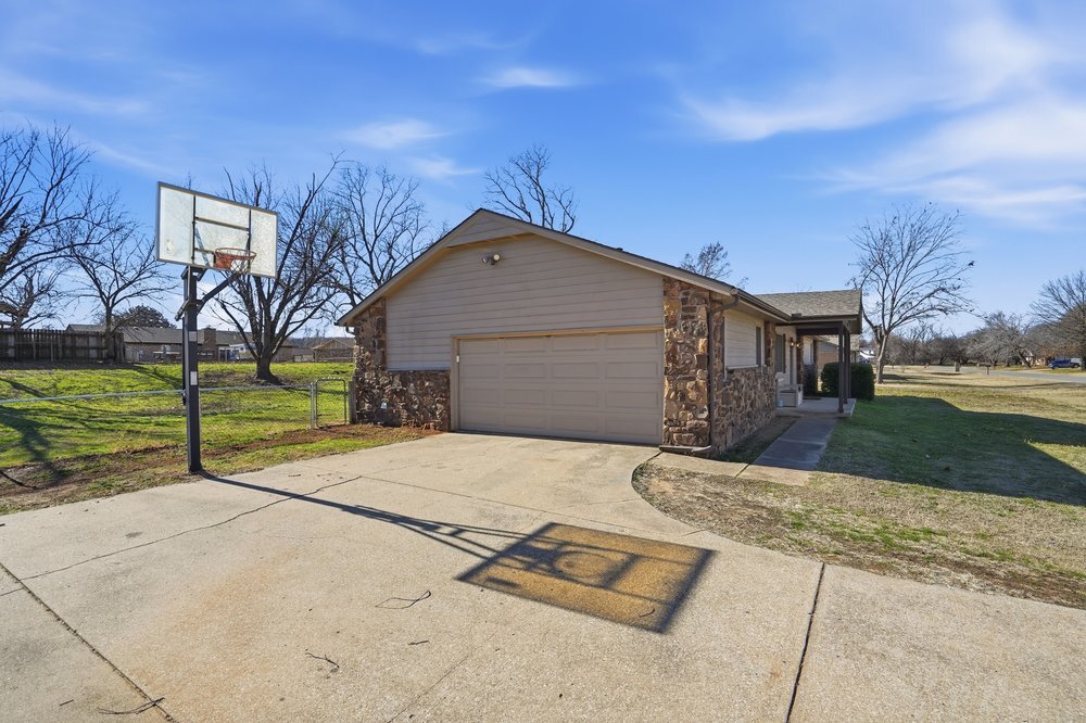 Building Photo - 14548 W 19th St S