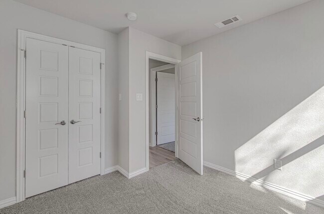 Building Photo - 6146 Brocks Ln